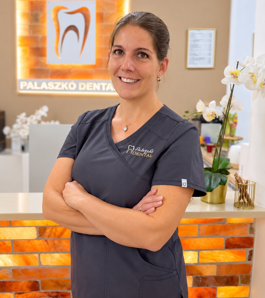 Görbe Dorina dentalhigiénikus - Palaszkó Dental